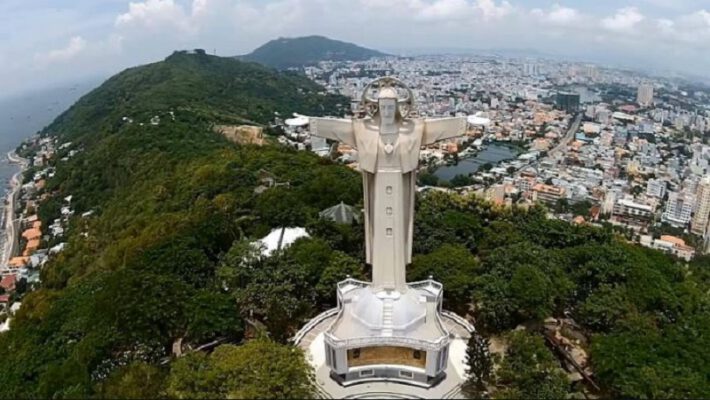 Hướng dẫn cách đi lên tượng Chúa dang tay ở Vũng Tàu
